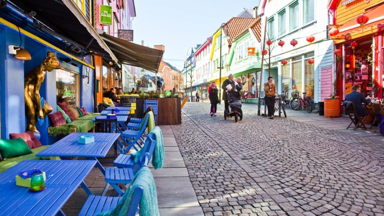 Practical Basement Apt With All Home Comforts Close To City Centre Stavanger Bagian luar foto