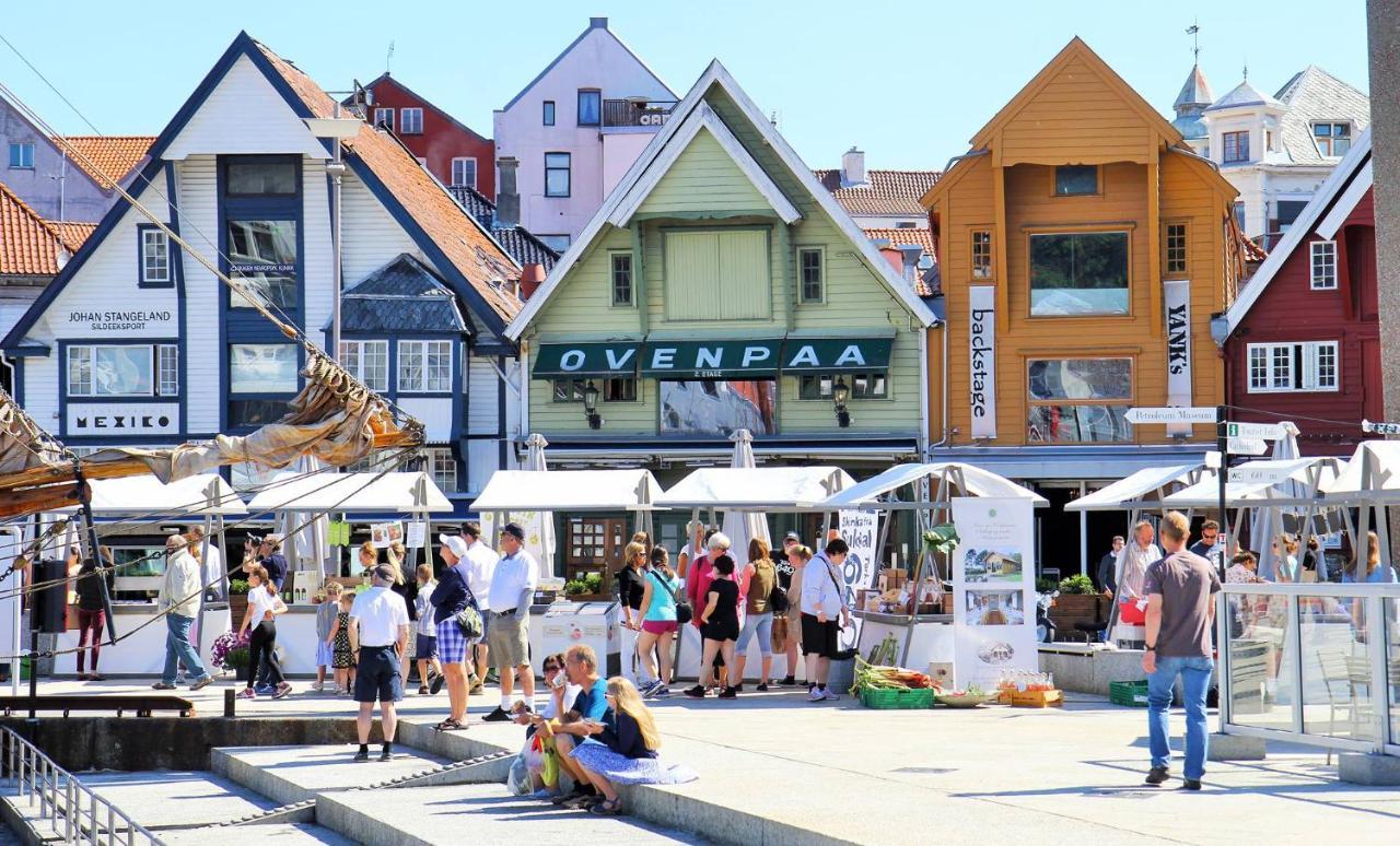 Practical Basement Apt With All Home Comforts Close To City Centre Stavanger Bagian luar foto