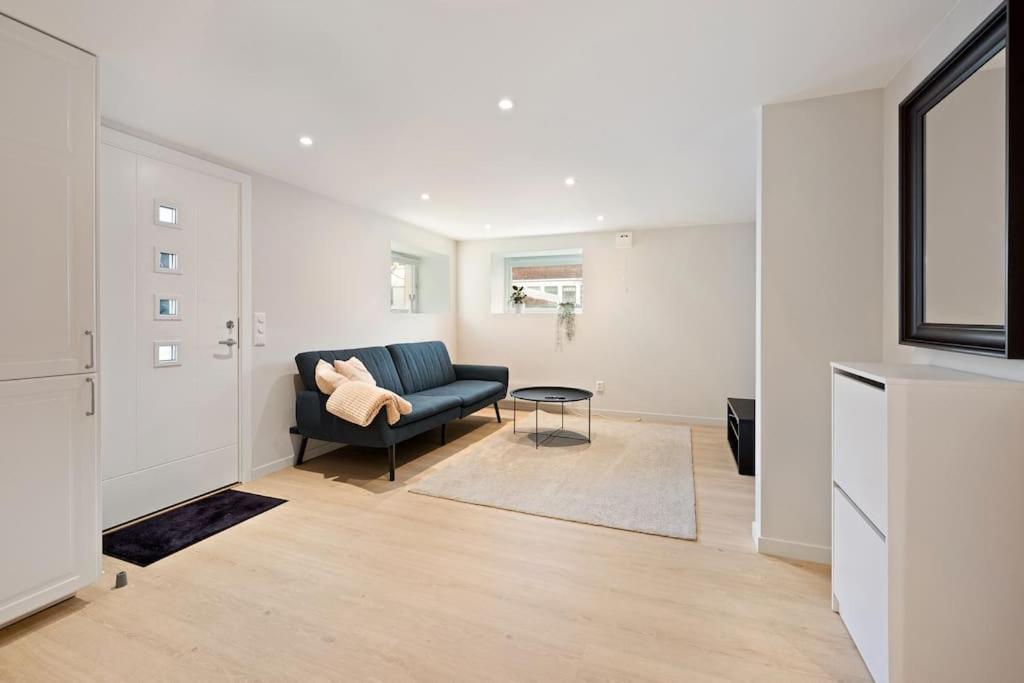 Practical Basement Apt With All Home Comforts Close To City Centre Stavanger Bagian luar foto
